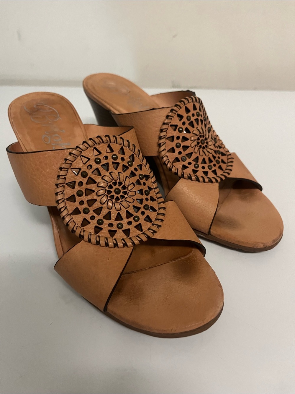 Brighton Womens Leather Slide Sandals Laser Cut Medallion Boho Comfort Mule Sz 7